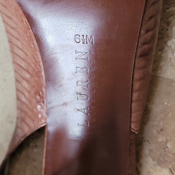 Lauren Ralph Laren "Faeryn 2" matte snake leather upper slingbacks.  Size 6.5 - Picture 5 of 10